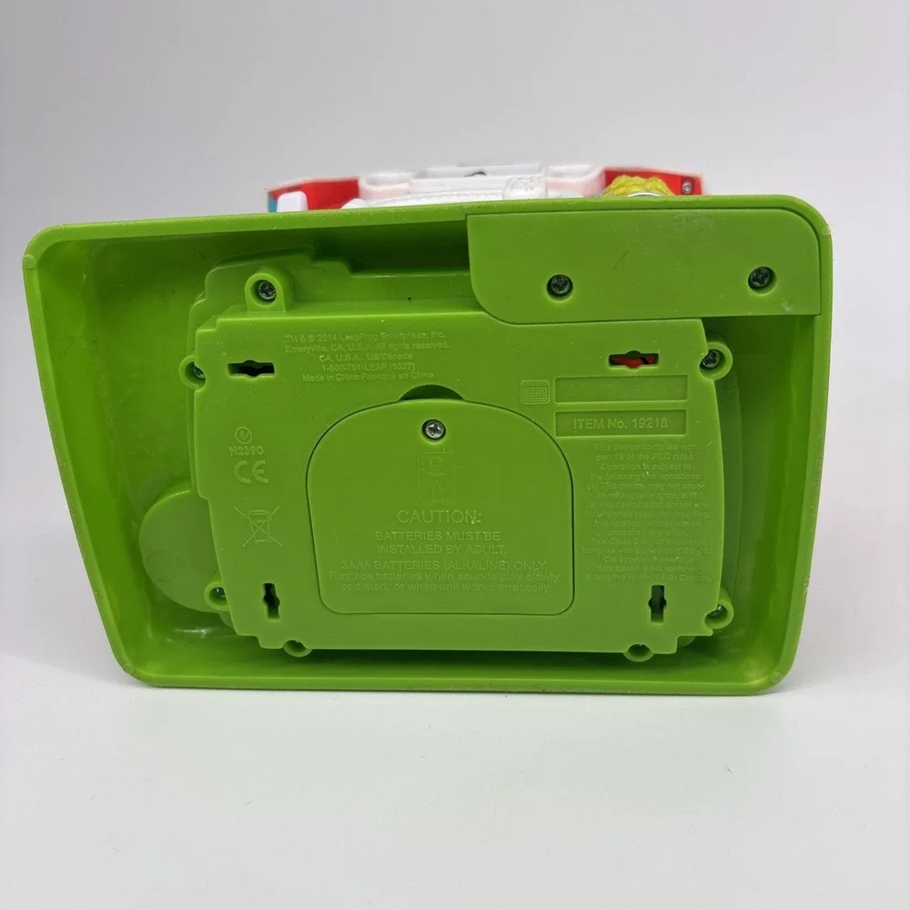 LeapFrog Sing & Play Animal Farm House Barn Lights Sounds Activity Buttons VIDEO